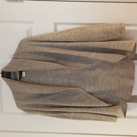 BCBGMAXAZRIA open cardigan in gray with a belt 100%  merino wool size s - Picture 1 of 5